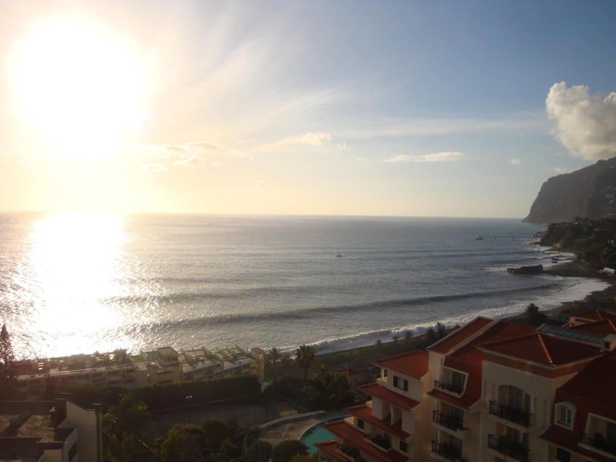 Listen The Sound Of The Sea - The Sunset Of Your Dreams Apartment Funchal (Madeira)